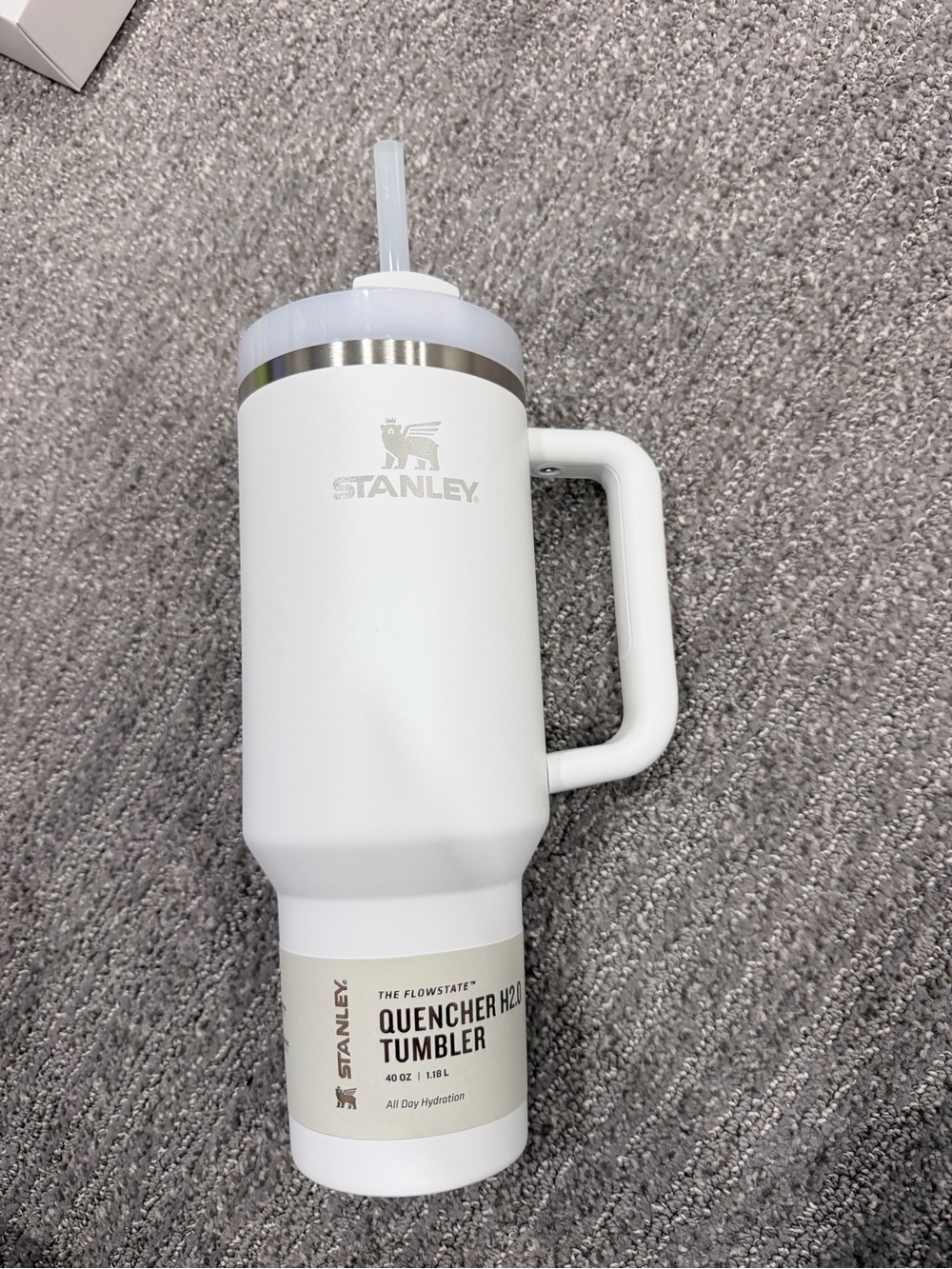 Stanley White Quencher H2.0 Tumbler with Handle and Straw Lid